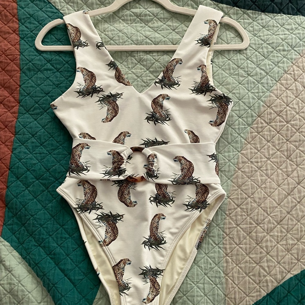 Montce Cheetah one-pice, Kim style, size Small, never worn